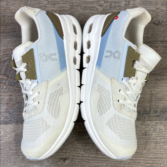 On Running Cloud Sneakers – Women’s 7 (White/Sand) - Picture 5 of 9